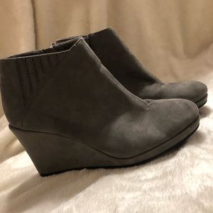 Heel booties